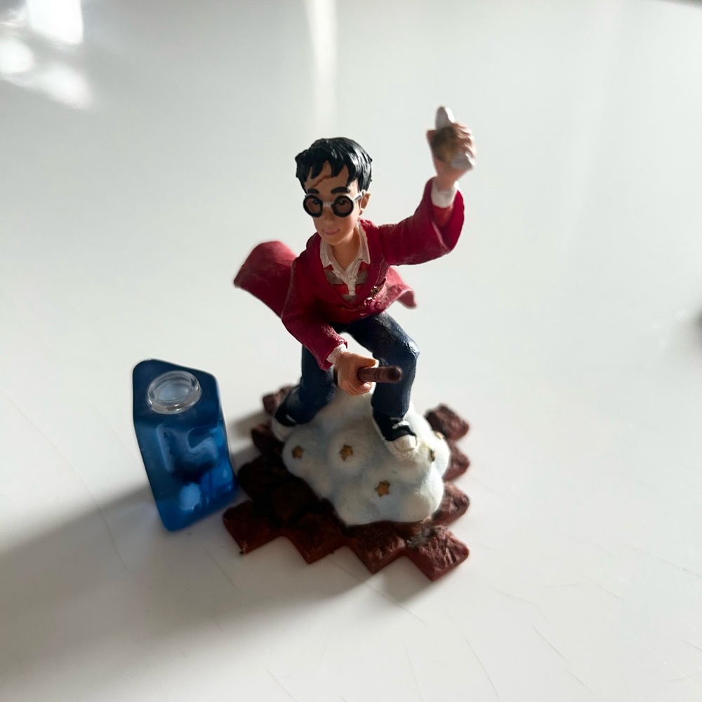 Vintage Harry Potter Figurine with Story Scope